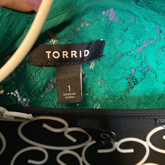 Torrid SZ 1 Green Lace Duster/Cardigan W/Belt two side slits - Picture 2 of 5